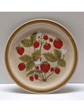 Vintage Country Living Stoneware Strawberry Patch 7 1/2" Round Salad Plate